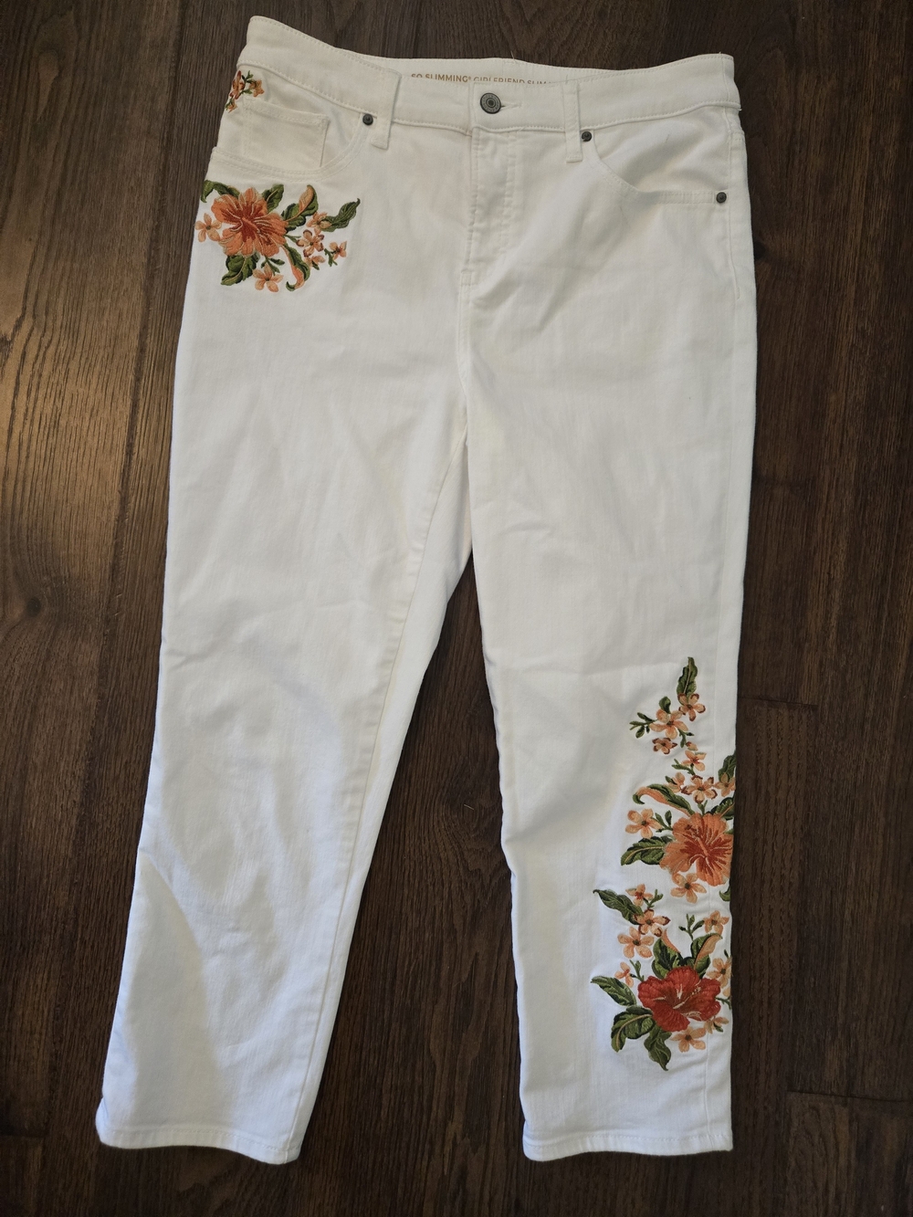Chico's White So Slimming Girlfriend Slim Leg Crop Floral Embroidery Size 6